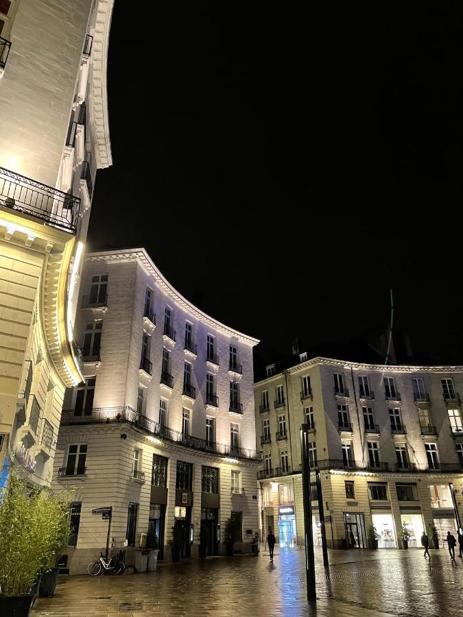 Le Pommeraye : Duplex Hyper Centre Apartment *